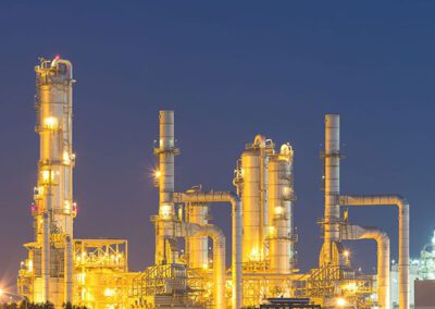 Forming the optimal commercial structure for a joint venture oil refinery