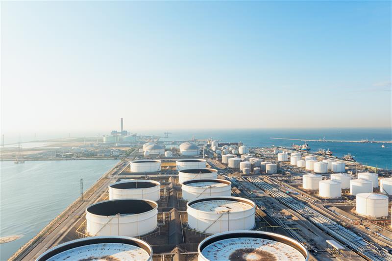 shutterstock_2522341445_Casestudy Methanol, SAF and storage portfolio study for an infrastructure fund